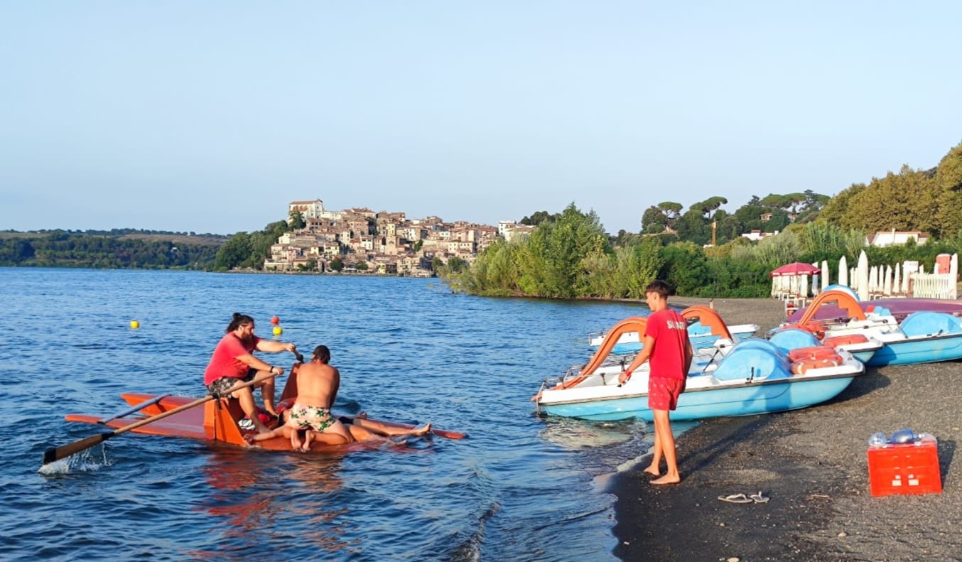 Lago di Bracciano:  esercitazione per bagnini a Anguillara