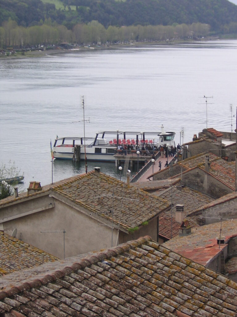 motonave, tetti, quartiere, centro storico, Anguillara
