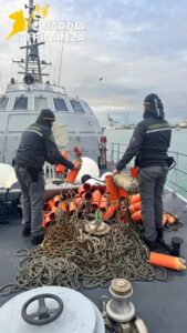 Pesca di frodo: Finanza scova bracconieri a caccia di polpi