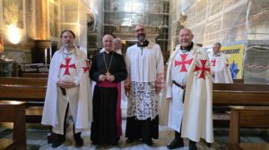 Roma: 150 Templari in silenzio dal Colosseo al Quirinale. Monsignor Fisichella: «Una testimonianza di fede»