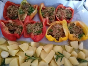 A Tavola con Lady Chef Anna Facchini: “Barchette di peperoni al forno”