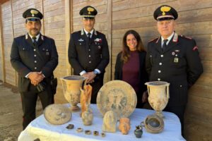 L’Arma assegna 54 reperti archeologici: in esposizione permanente a Cerveteri