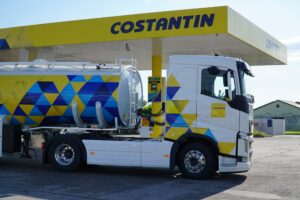 Caro carburanti: Costantin calmiera prezzi
